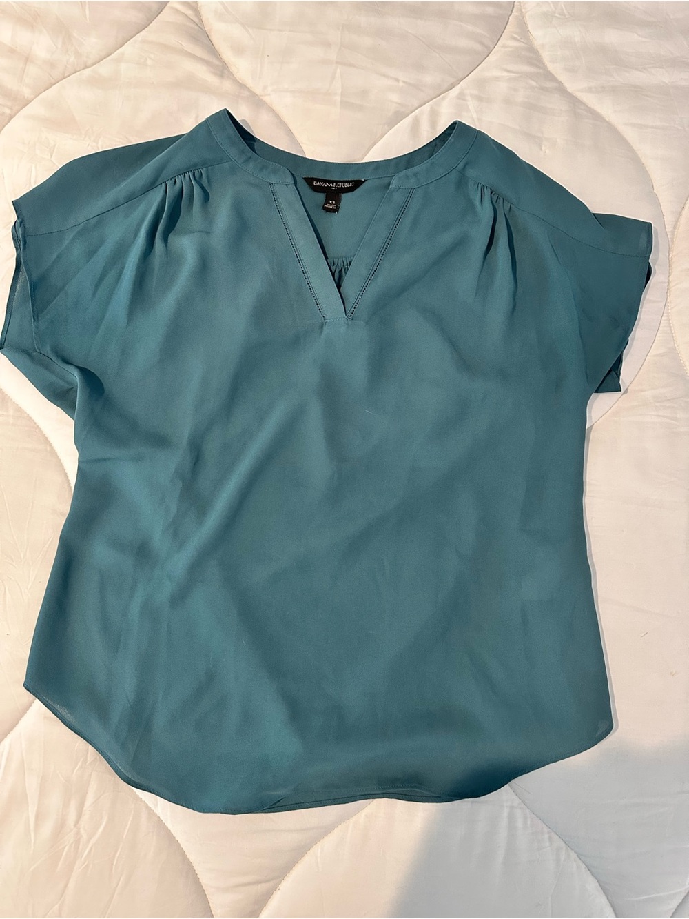 Banana republic V-Neck Short Sleeve Blouse